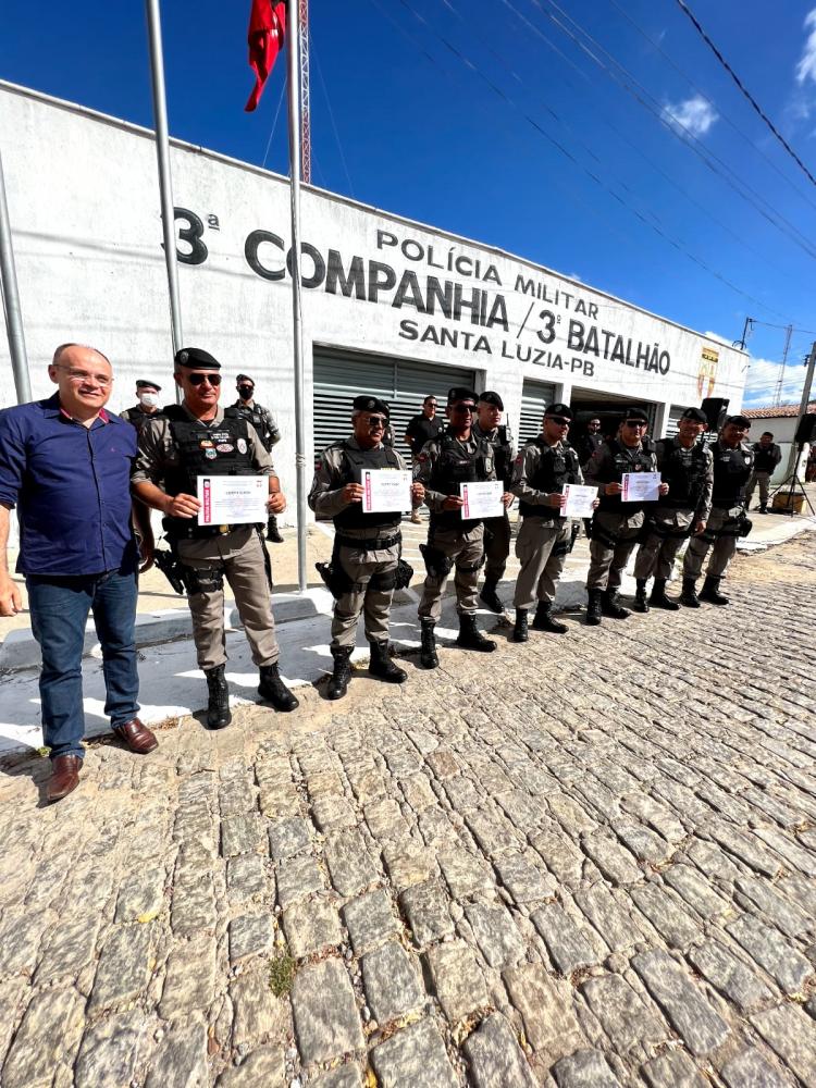 Pol Cia Militar Segue Homenagens Aos Militares Na Rea Do Bpm