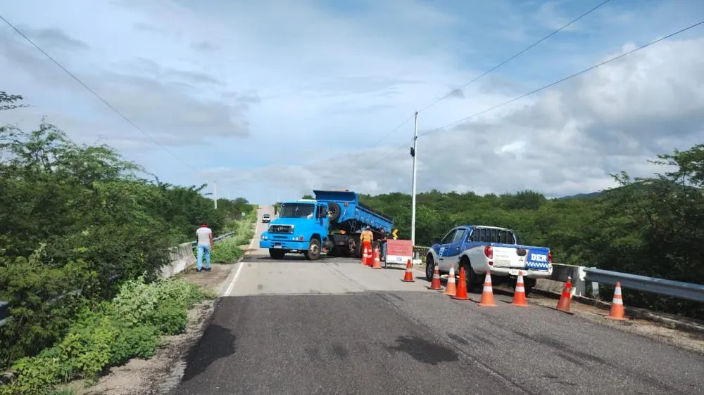 DER conclui serviços na ponte do Riacho Cinza na PB-228, na região de Patos