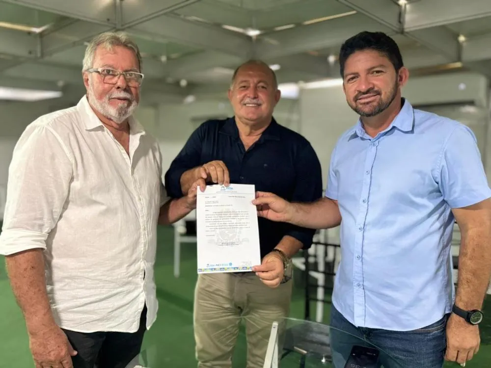 José Otávio, da Sedap-PB, prefeito Professor Jacob, e secretário de agricultura Willami Lucena - Foto: Secom -Prefeitura de Patos