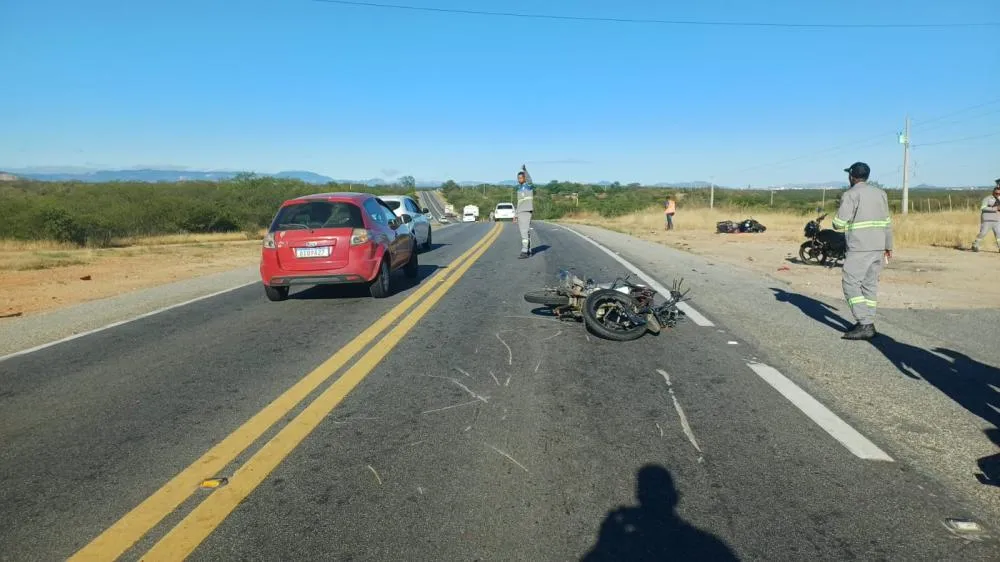 Sinistro de trânsito na BR-230, em Patos - Foto: PRF