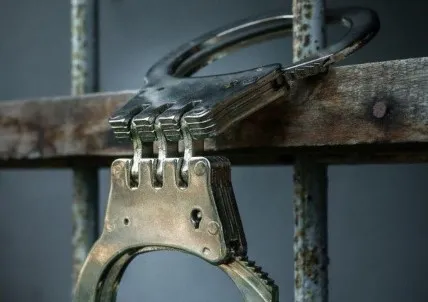 Homem é conduzido por descumprir medida protetiva em Teixeira