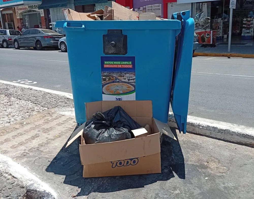 Patos reforça fiscalização contra descarte irregular de lixo no Centro