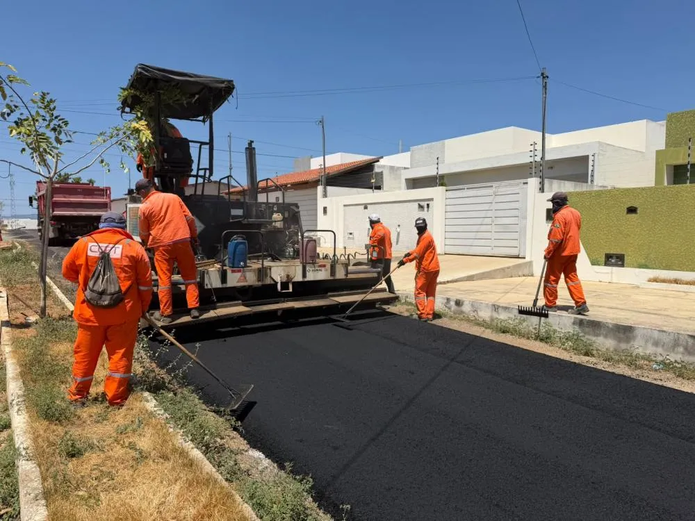 Prefeitura retoma obras de pavimentação da Avenida Paraíba, no Bairro dos Estados