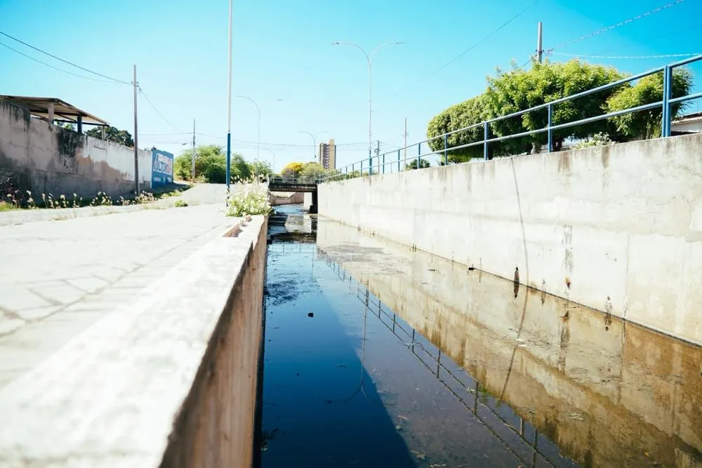 Limpenza do Canal do Frango - Foto: Secom - Prefeitura de Patos