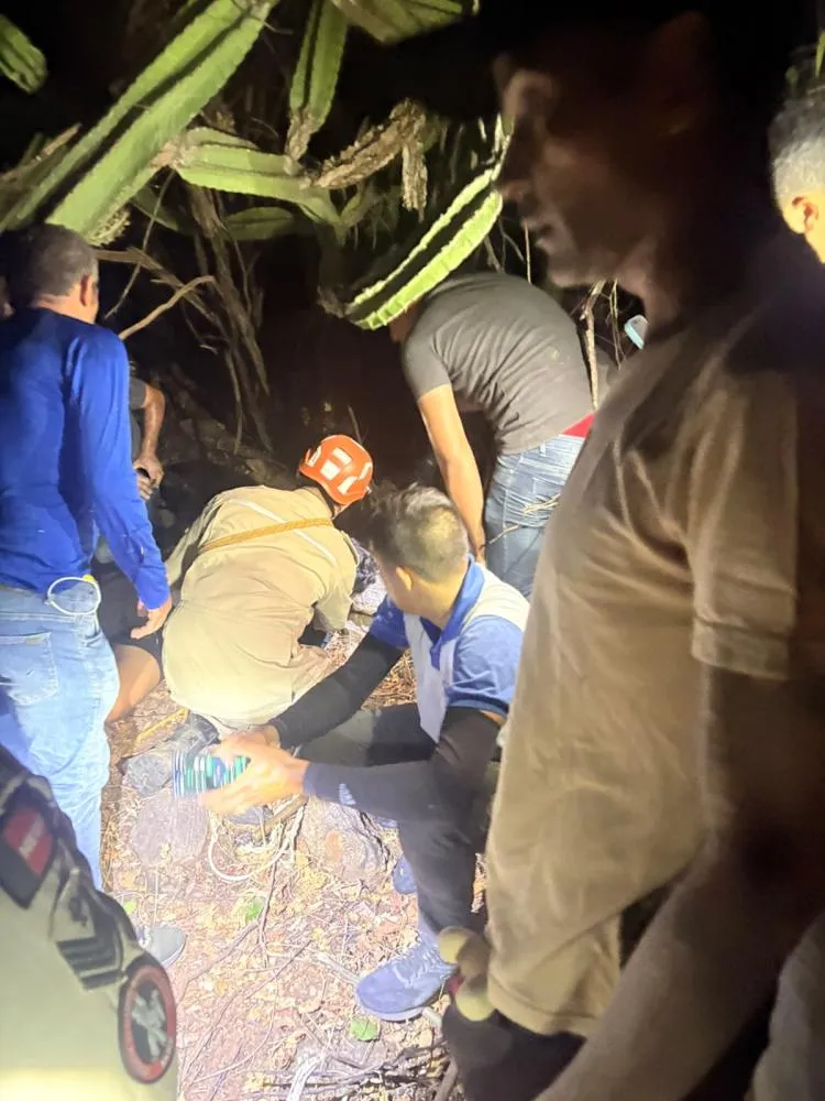 Homem é resgatado pelo Corpo de Bombeiros em Patos - Foto: 4º BBM