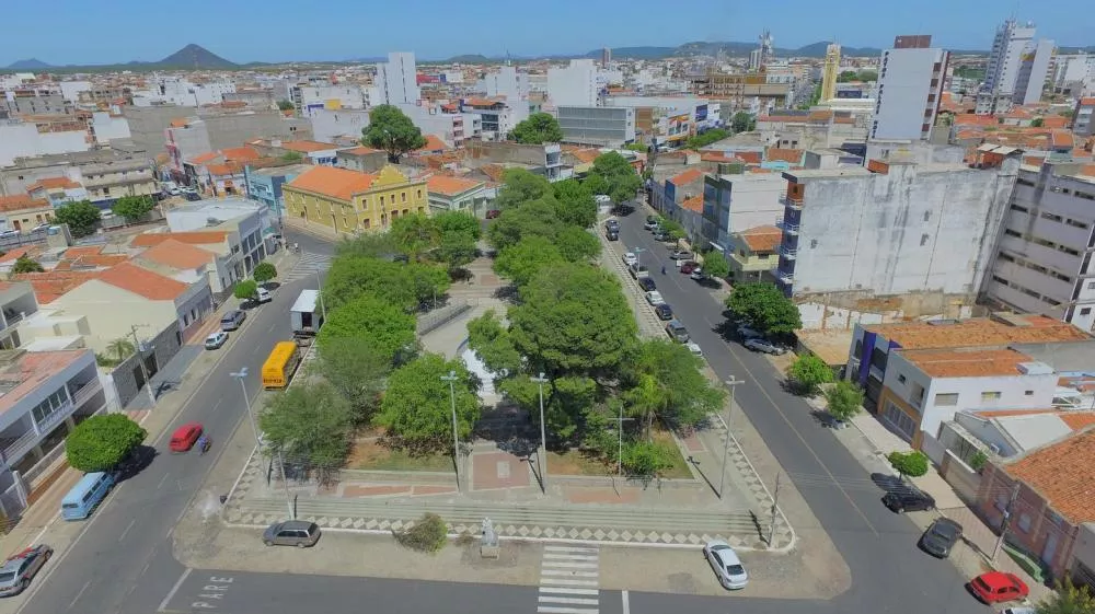 Imagem da Praça Edvaldo Motta, centro de Patos - Foto: Secom - Prefeitura de Patos