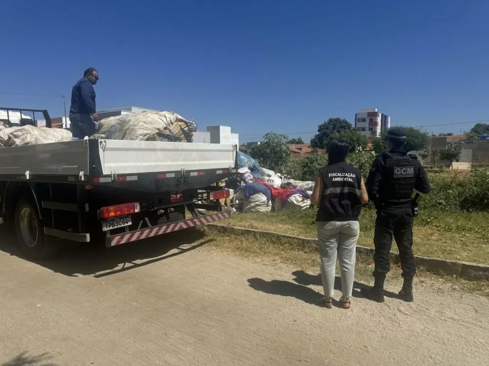 SEMADS e ASCAP recolhem materiais recicláveis descartados irregularmente em Patos