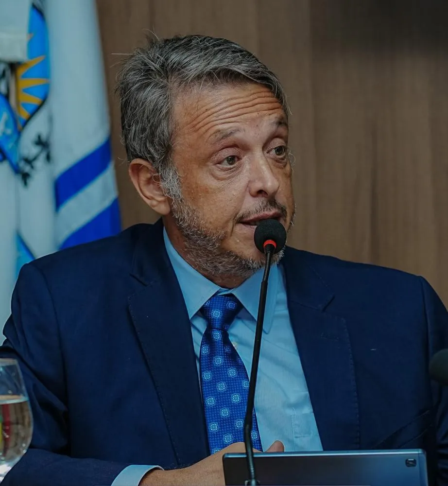 Emano Araújo vota a favor de projeto que valoriza agentes de trânsito de Patos