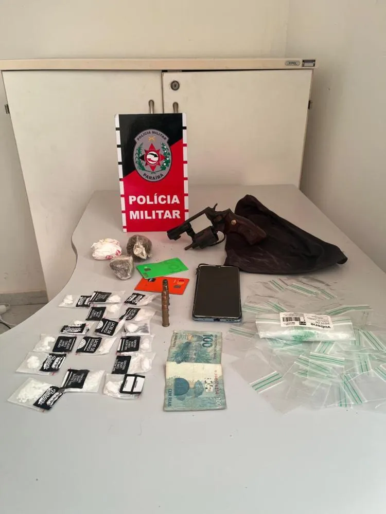 Material apreendid com suspeito preso pela PM em Areia de Baraúnas - Foto: Reprodução/Ascom 3º bpm