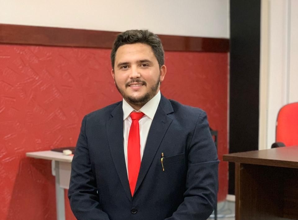 Advogado Maiko Minervino