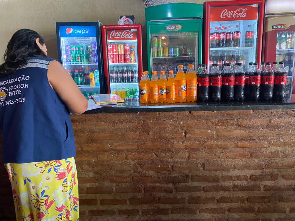 OUÇA: Órgão de defesa do consumidor de Patos autua Pizzaria por produtos com data de validade vencida