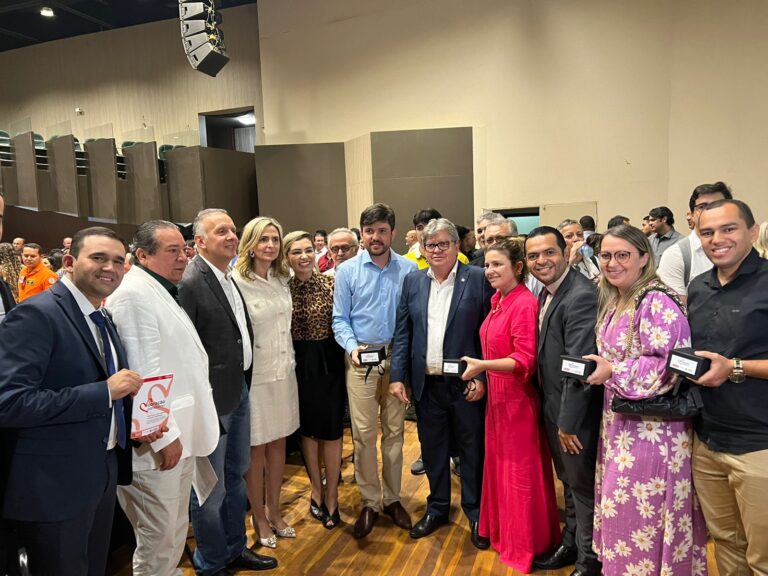 Governador João Azevêdo e gestores de hospitais do Estado.