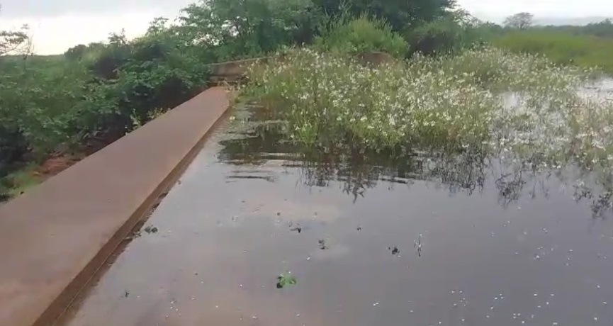 Barragem Tubarão, em São José do Bonfim-PB, nesta terça-feira, dia 28. (Foto: Pedoca da Vaca Morta)