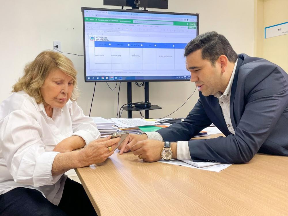 Francisca Motta e Jhony Bezerra