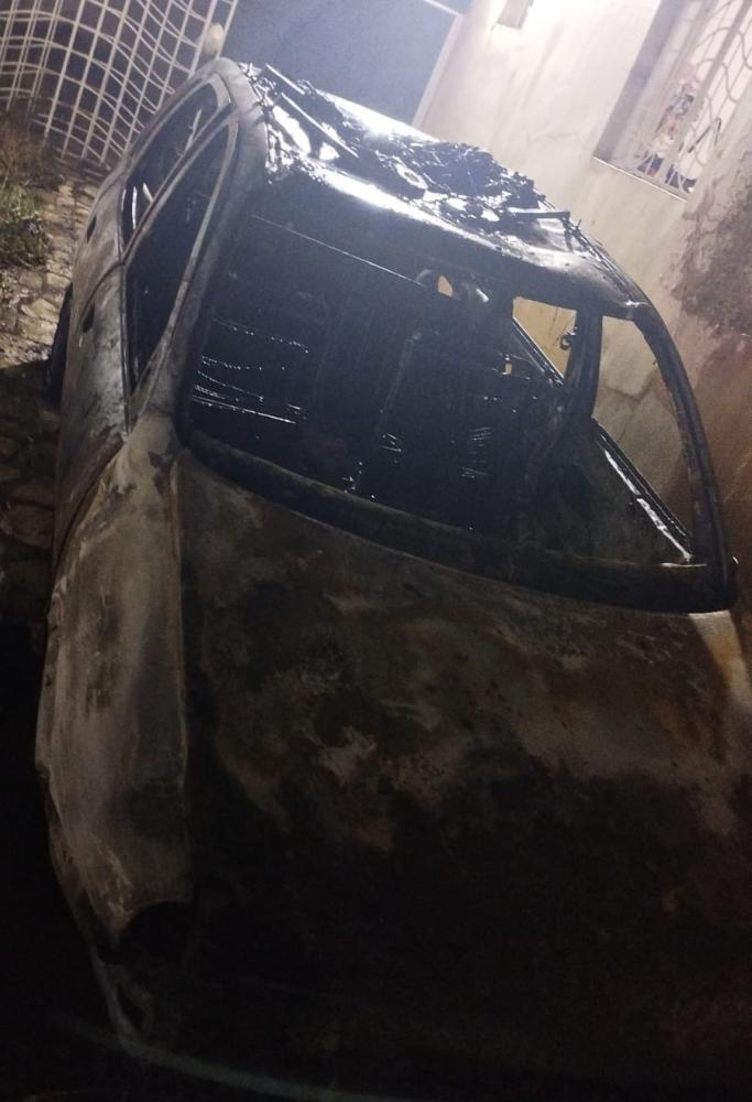 Carro de som destruído pelas chamas - Foto: Redes Sociais