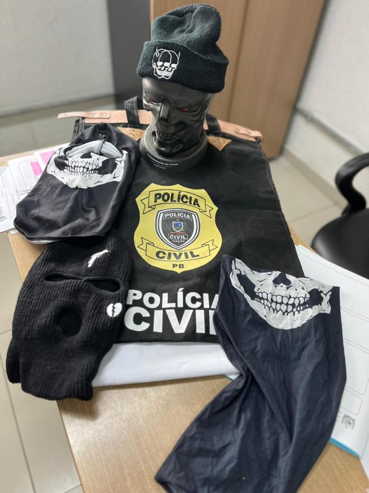 Material apreendido com estudante alvo de operação (Foto: divulgação/Polícia Civil)