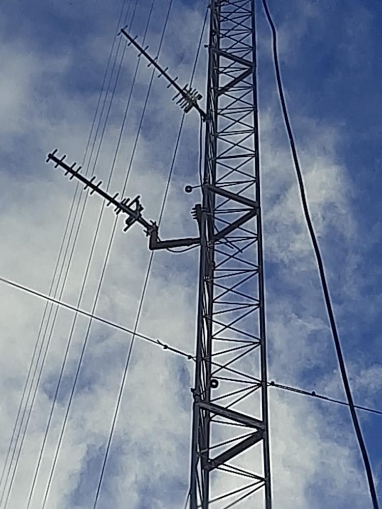 Antena de transmissão da Itatiunga FM (foto:Airton Alves