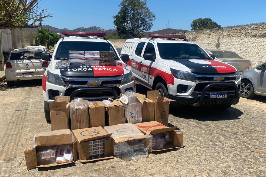 A Polícia Militar apreendeu uma carga com 425 maços de cigarros contrabandeados do Paraguai no município de Monteiro, no Cariri da Paraíba. A apreensão aconteceu nesta terça-feira (24) durante abordagem dos policiais da Força Tática do 11º Batalhão (11º B