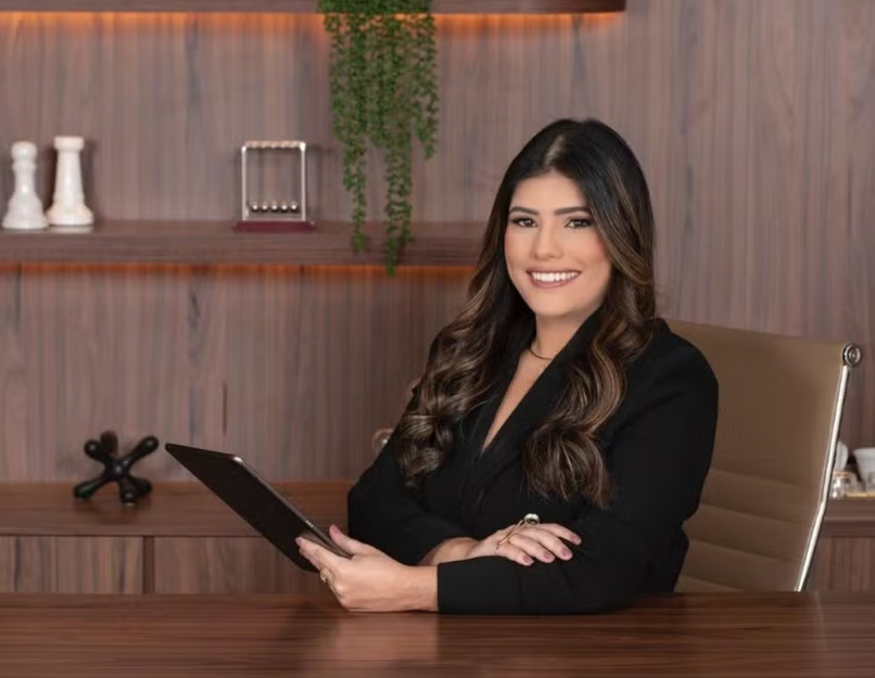 Advogada Brenda Oliveira, de 26 anos, foi morta a tiros na saída da delegacia — Foto: Divulgação