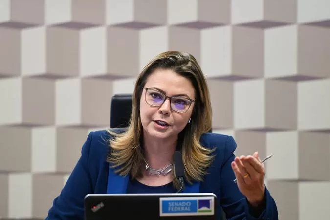 senadora Leila Barros, do PDT do Distrito Federal