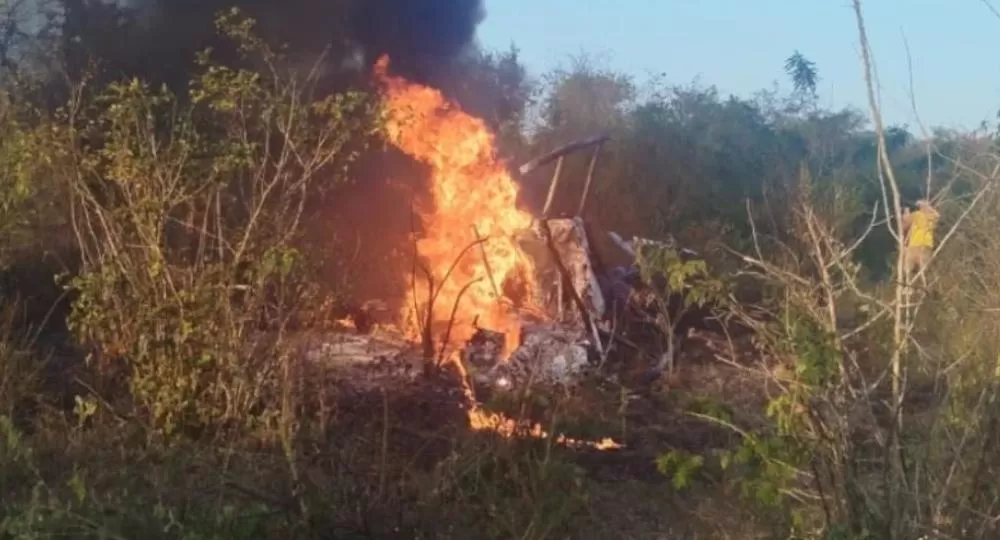 Helicóptero caiu em Lagoa de Pedra, Zona Rural de Caruaru - Reprodução/Redes Sociais