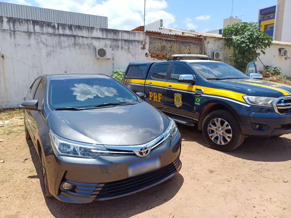 Carro furtado apreendido pela PRF - Foto: Divulgação/PRF