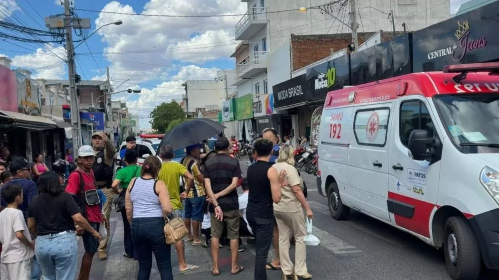 Registro após o acidente no centro de Patos - Foto: Arthur Henrique