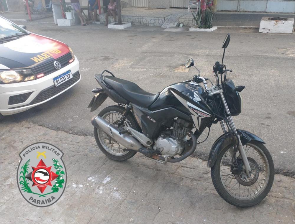Motocicleta recuperada (Foto: Polícia Militar)