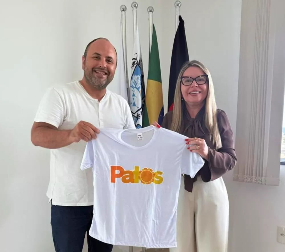 Vereador Héber Tiburtino e a secretária Adriana Carneiro - Foto: Assessoria